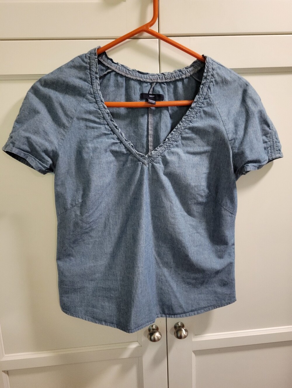 Gap Chambray V-Neck Short Sleeve Top, Small